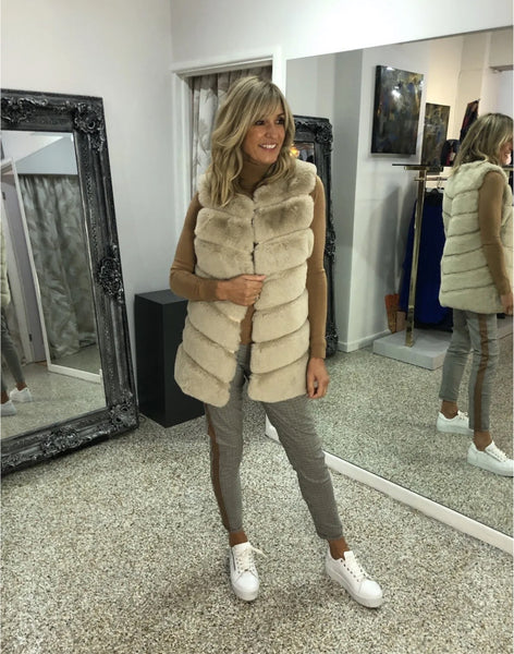 KM002 Beautiful Champagne Faux Fur Gilet One Size