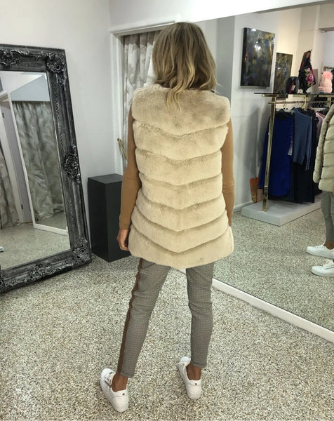 KM002 Beautiful Champagne Faux Fur Gilet One Size